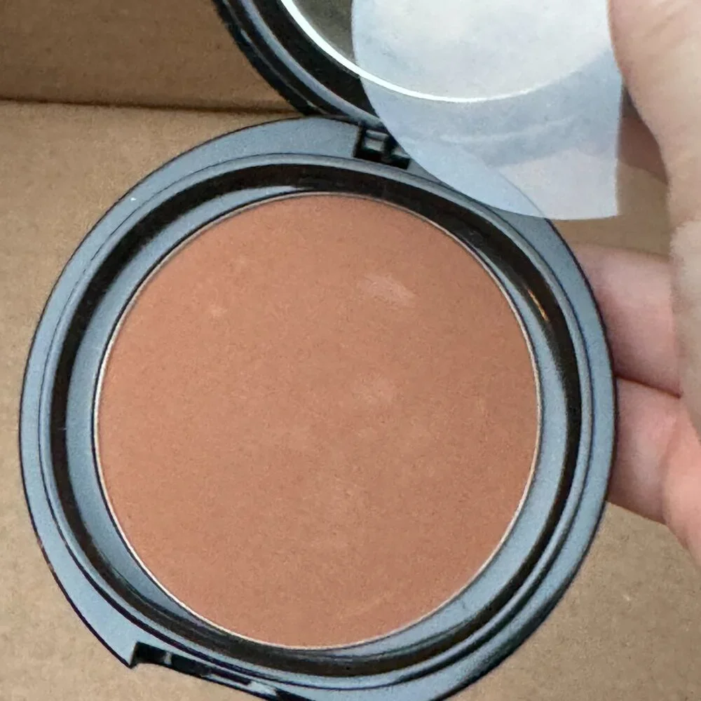 OSP Cosmetics Photochromatic Pressed Powder in Coffeehouse